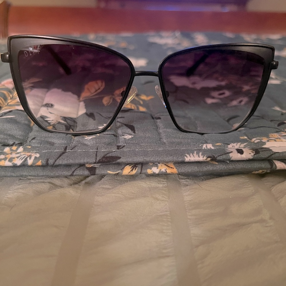 Diff Grace Sunglasses